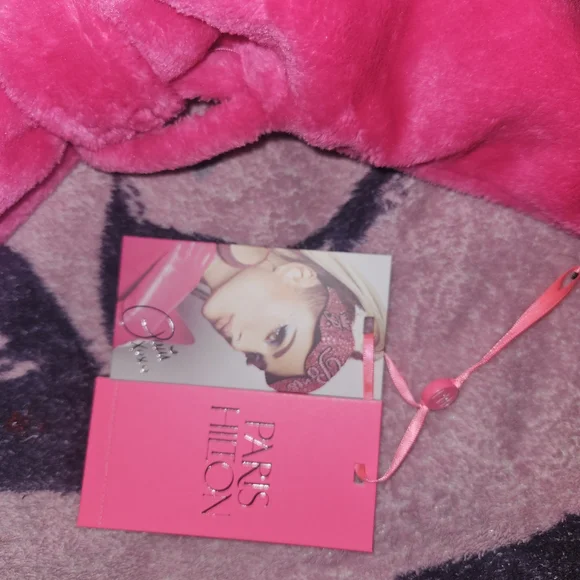 Paris Hilton Fuchsia Plush Robe - Picture 4 of 4